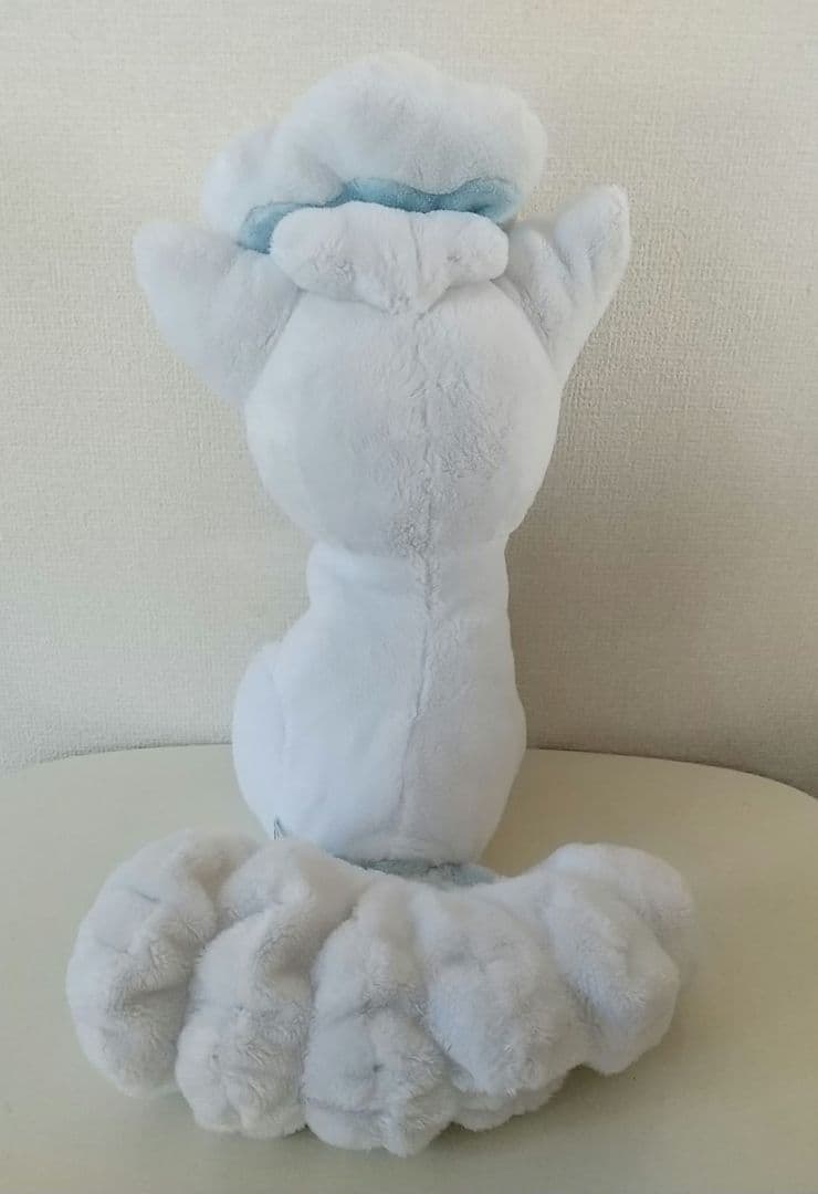 ポケモン　タカラトミー　リーリエのシロン　アローラロコン等身大ぬいぐるみ