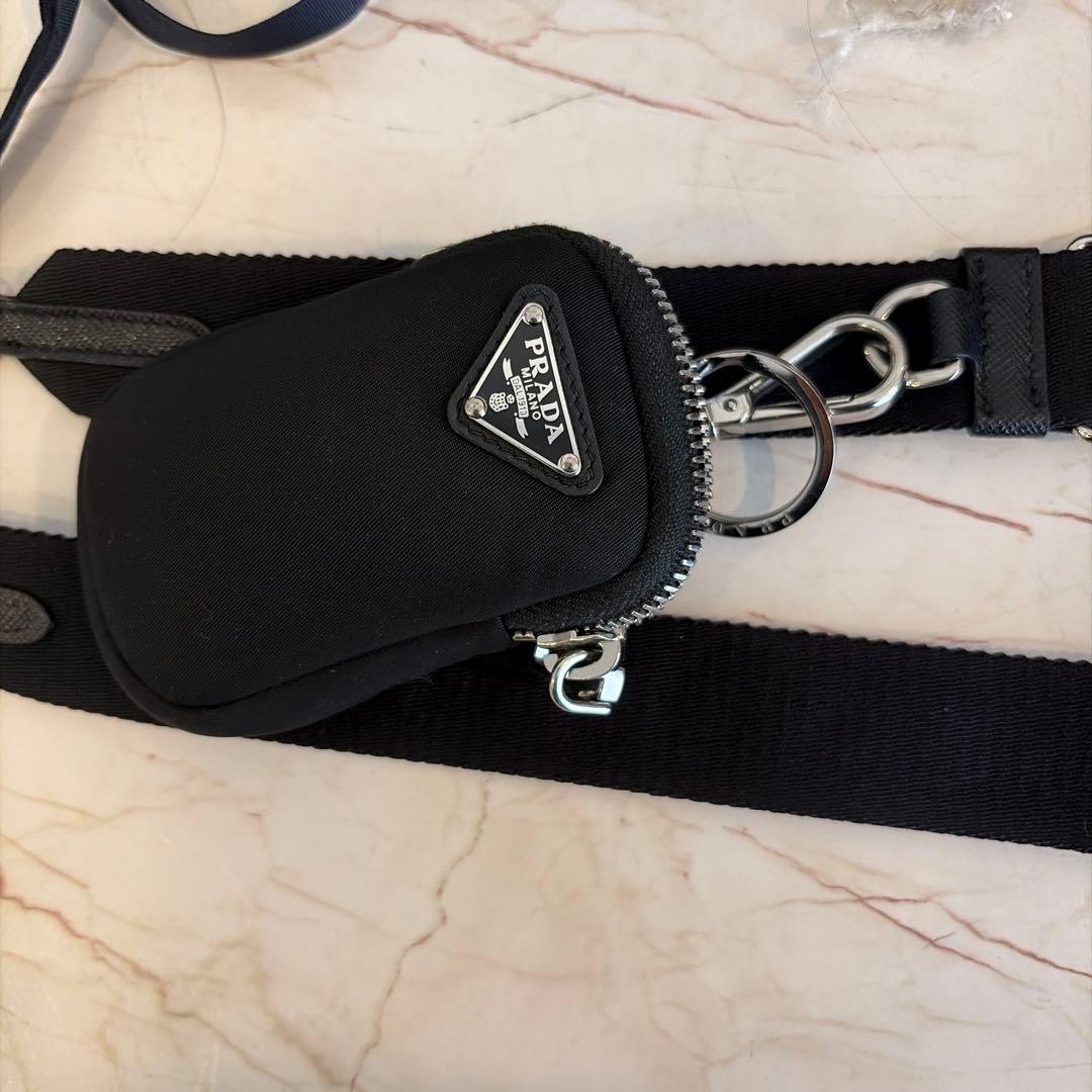 PRADA iPhone用ケース ストラップ付き iPhone14 16e