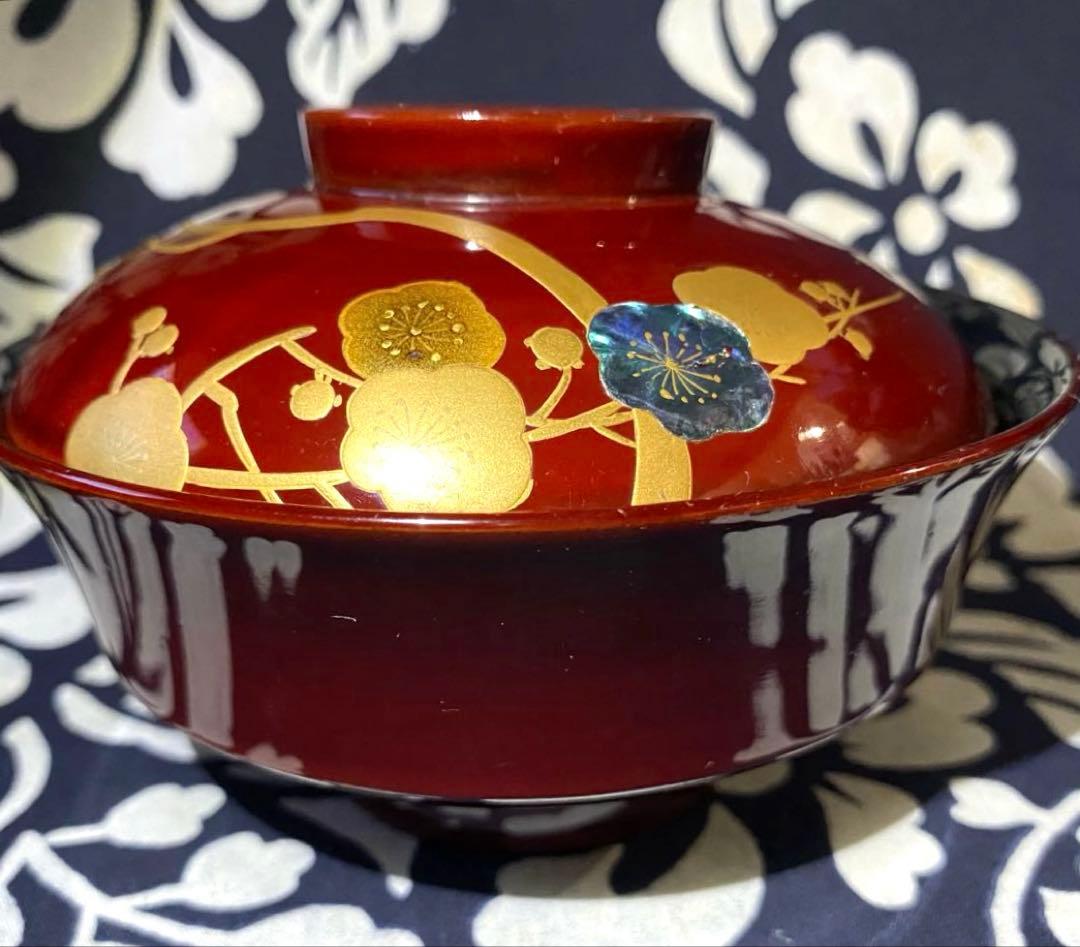 大正時代物骨董　天然木製漆器椀　梅柄金蒔絵・螺鈿　外朱内黒　菓子椀・雑煮椀　二客