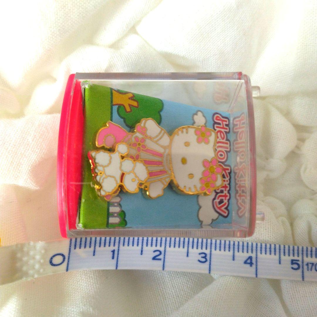 レトロ　ハローキティ　子犬のお散歩　ピンバッジ　セット　キティ　サンリオ