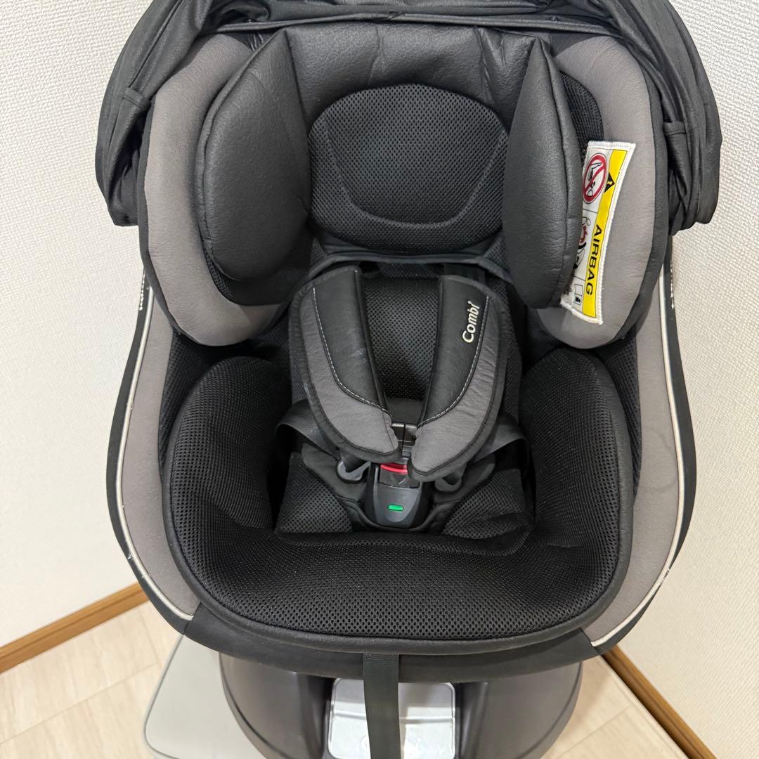 【極美品】コンビ　クルムーヴスマート　シートベルト式　チャイルドシート