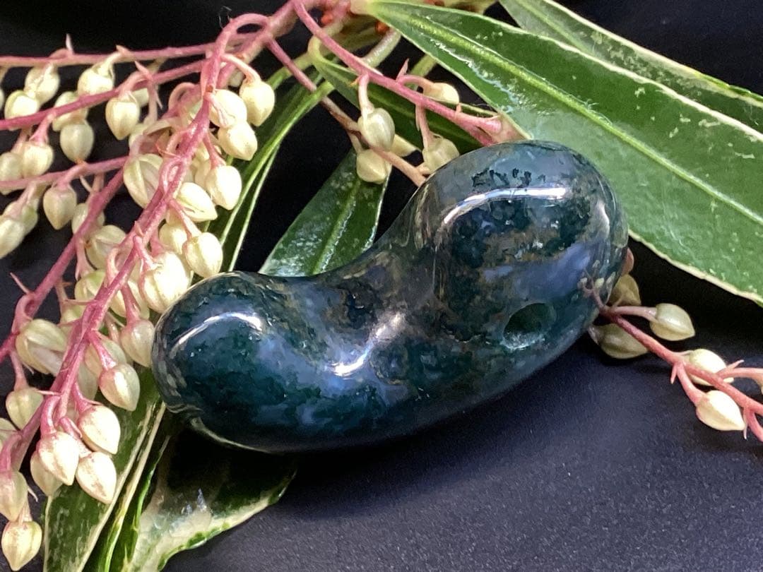 ✳超希少数の*幸運金運の黄色入り出雲勾玉【碧玉】　20万円以上のお値段鑑別書付