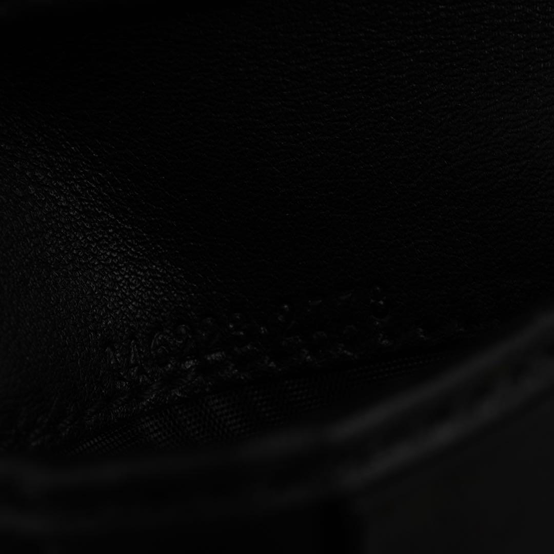 未使用品　箱付き　GUCCI グッチ　二つ折り財布　GG柄　シマ　ブラック