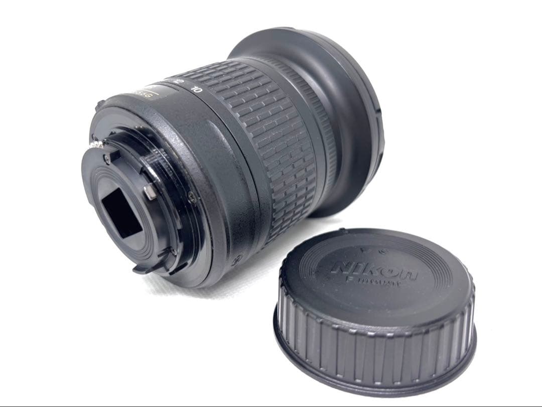 【ほぼ新品 外箱】ニコン Nikon D5600 広角ダブルキット　S6300回