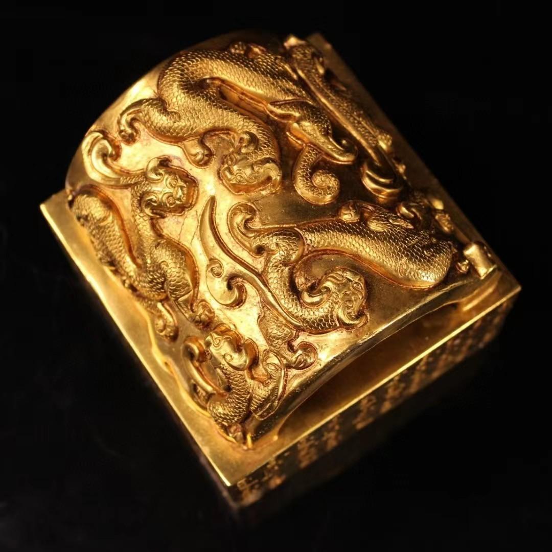 中国古美術・旧蔵鎏金の拱形印鑑玉璽・純銅细密彫・鏨刻・置物・書道具・文房具・風水