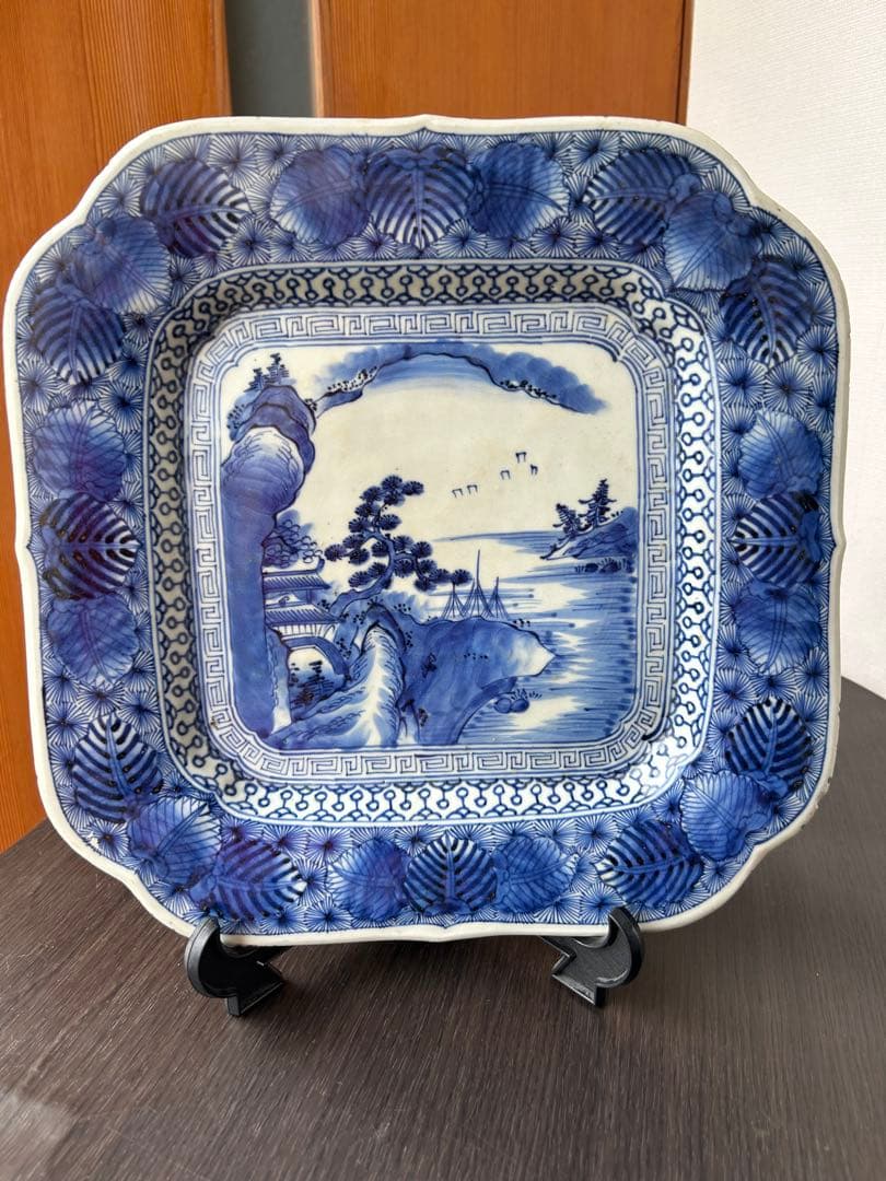 古伊万里 染付 ベロ藍 銘有 八角皿 唐草模様 山水楼閣 松絵 九谷 飾り皿
