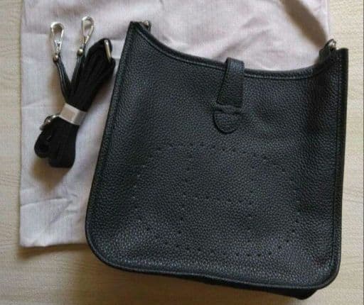 新品未使用【革製品】ショルダーバッグ