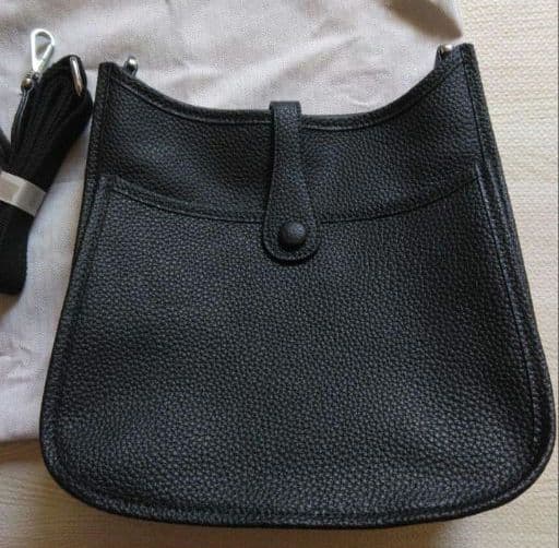 新品未使用【革製品】ショルダーバッグ