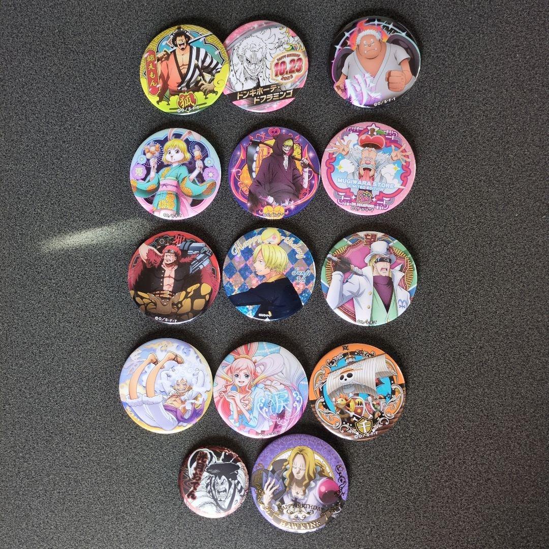 ワンピースグッズまとめ売り　フィギュアや缶バッチなど