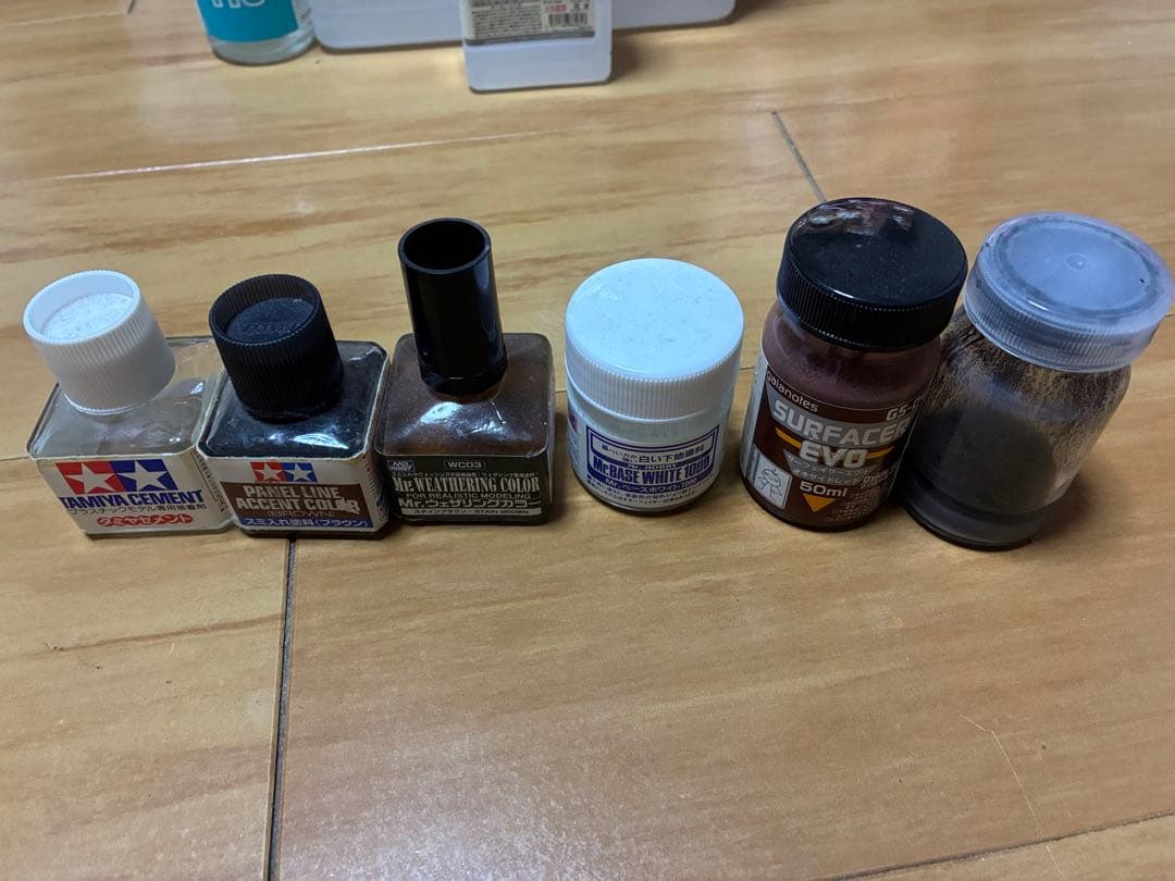 模型制作用品　エアブラシ、塗料、ハンドポリッシャー等（ジャンク出品）