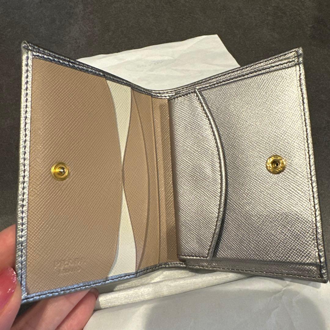 PRADA シルバー 二つ折り財布