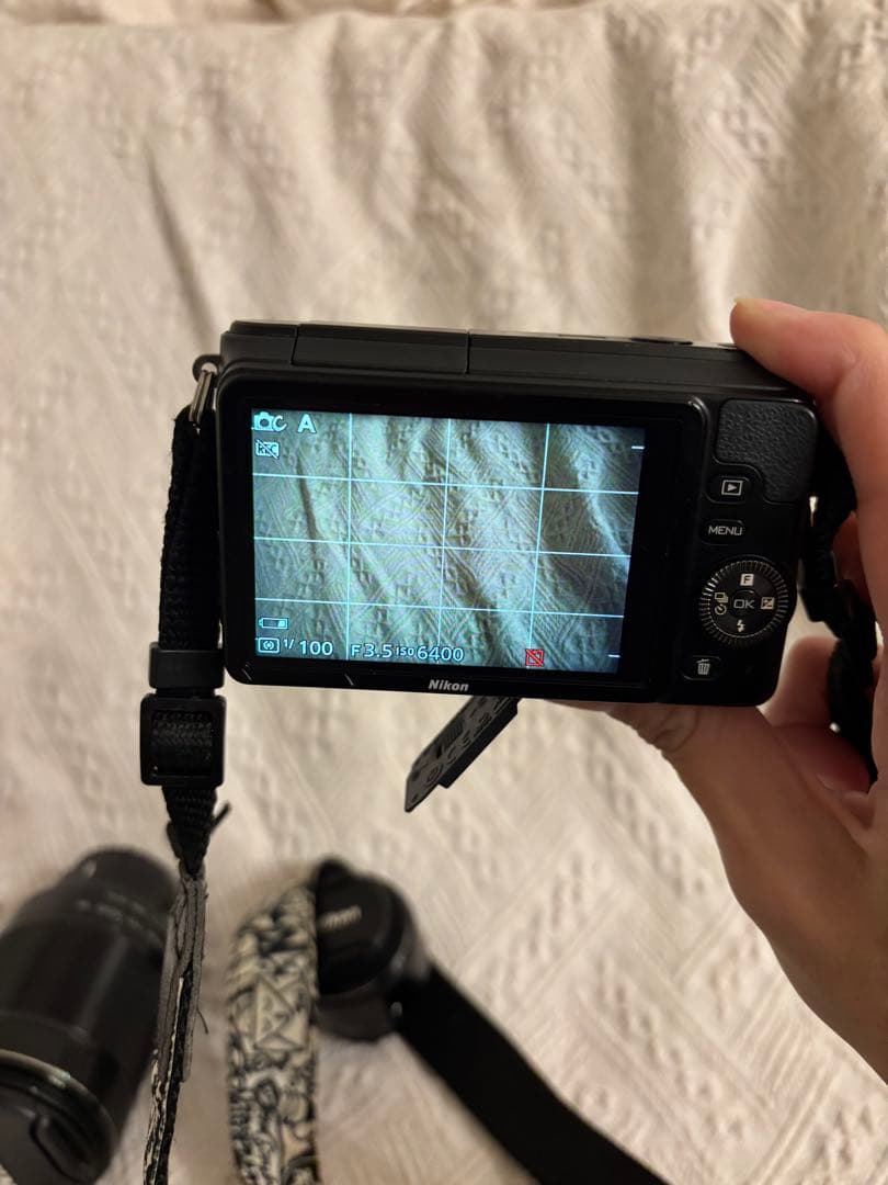 Nikon S1 本体　標準ズームレンズセット　(バッテリー2つ付き)