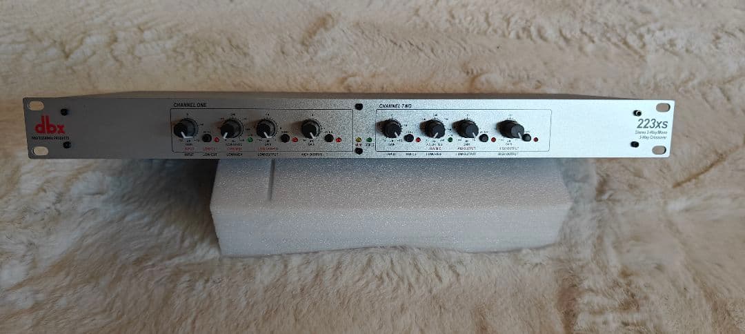 dbx 223XS チャンネルデバイダー クロスオーバー Crossover