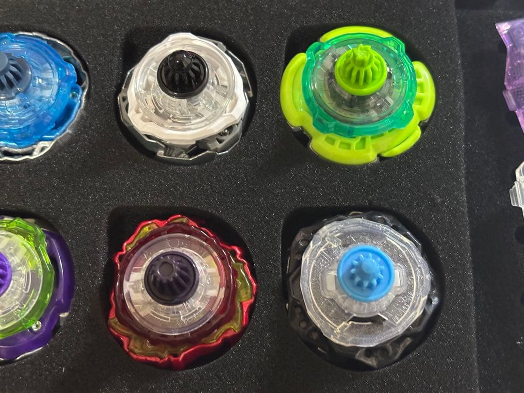 ベイブレードX まとめ売り ベイ8個、ランチャー、ケースなど付属