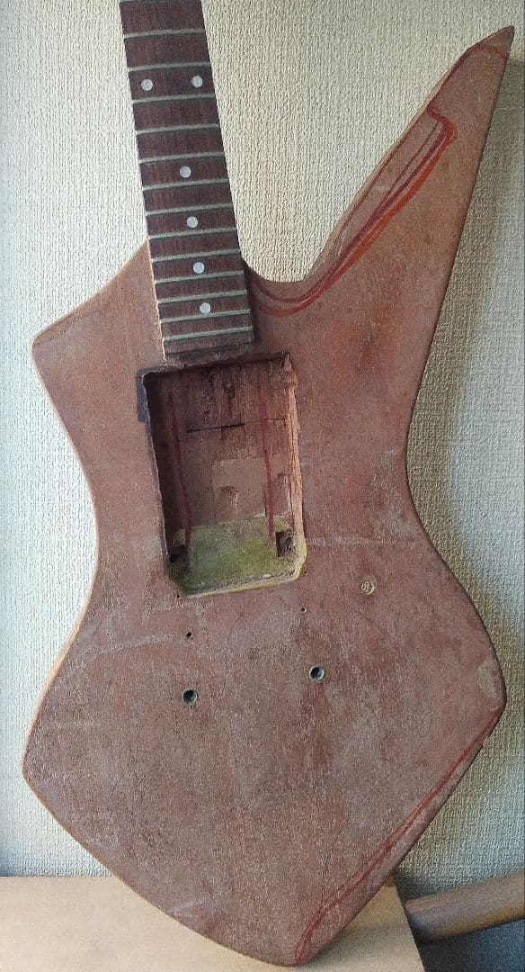 謎ジャンクギター＋大型ハードケース
