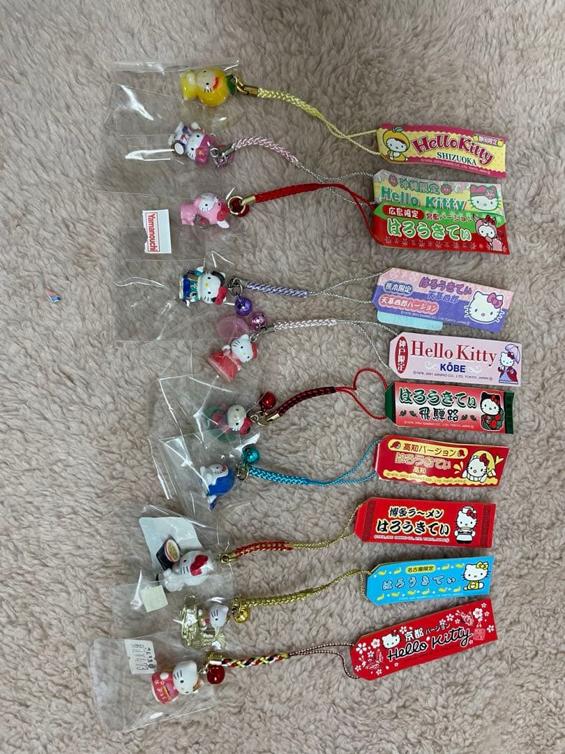 ご当地キティ 根付けストラップ 65個 まとめ売り