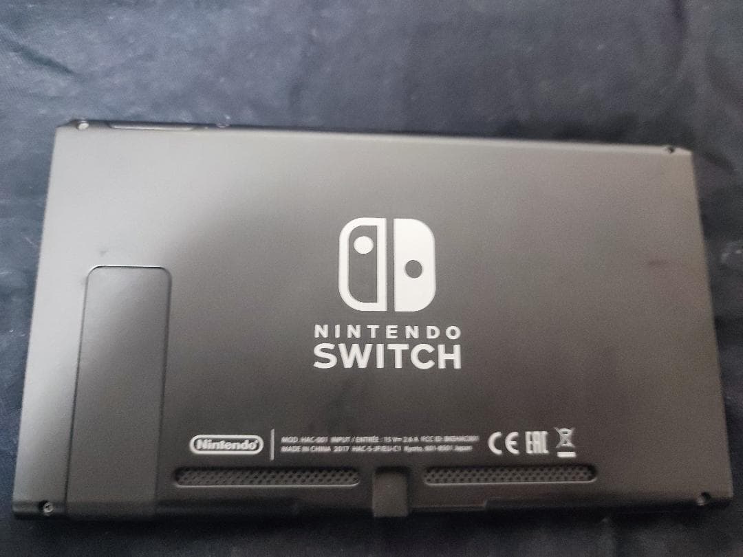 ニンテンドースイッチ キャリーケース Joy-Con充電グリップ SDカード