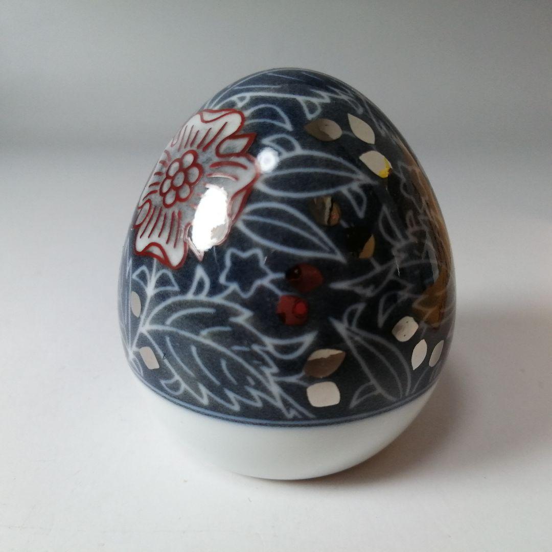 人間国宝　十四代　今泉今右衛門　色絵　墨色　墨はじき　草花文　置物　有田焼　卵型