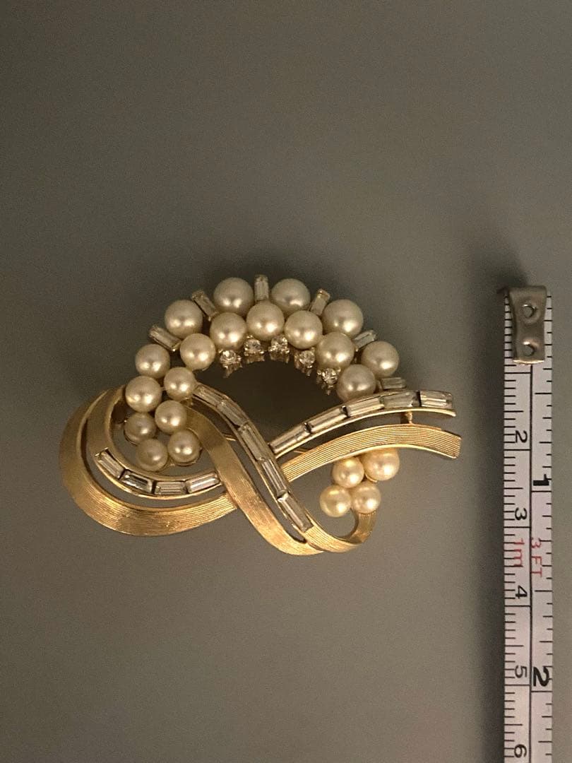 lotuscloud 2512⭐️TRIFARI トリファリヴィンテージブローチ