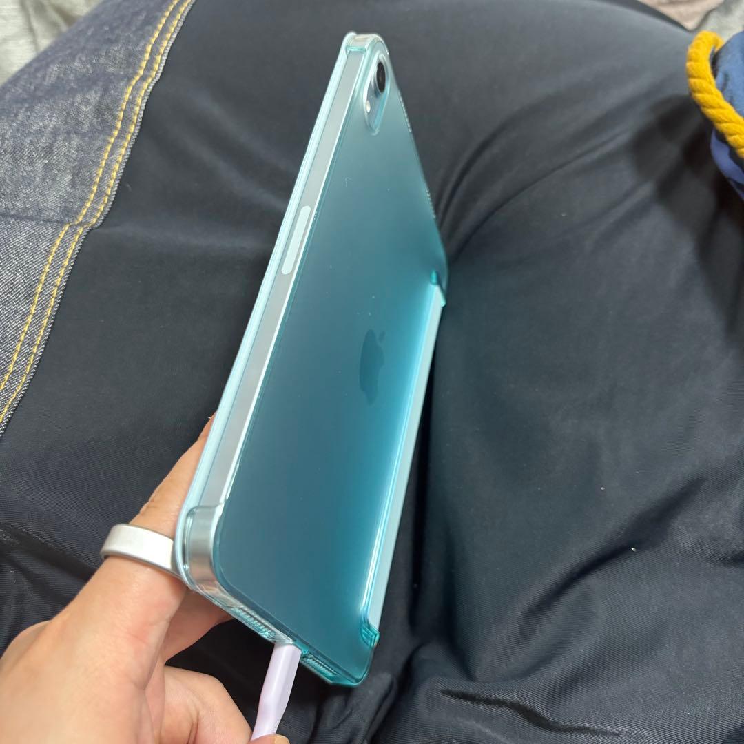 ほぼ未使用品　AppleiPad mini第7世代（A17pro）