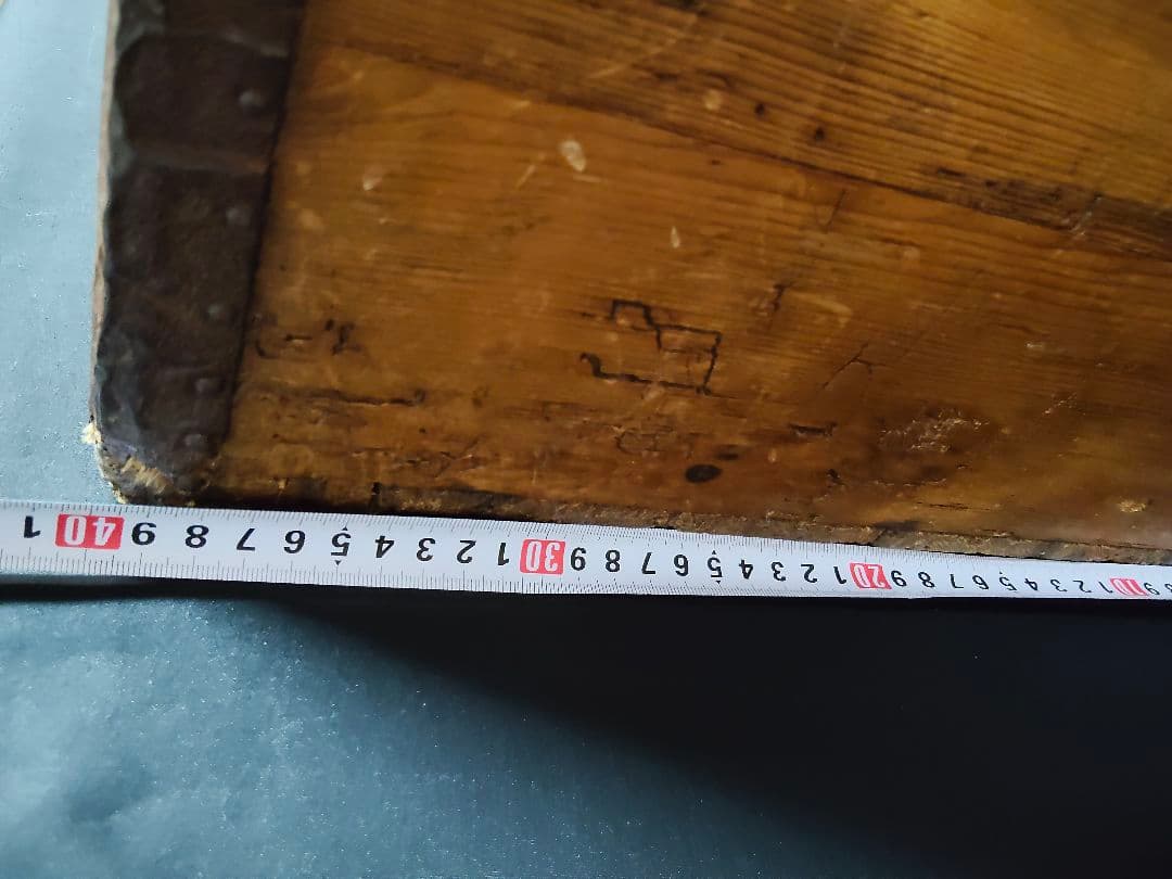 【雰囲気抜群】アンティーク トランク 木箱 ドームトップ 鋲打ち 宝箱 什器