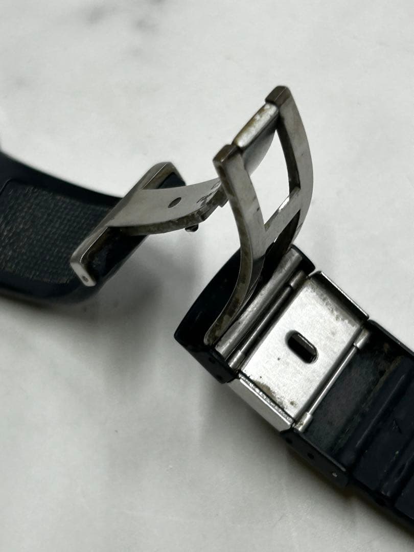 シチズン エコ・ドライブ Bluetooth ブラック＆ゴールド