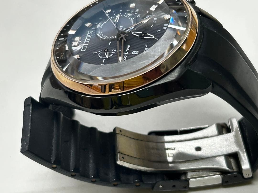 シチズン エコ・ドライブ Bluetooth ブラック＆ゴールド