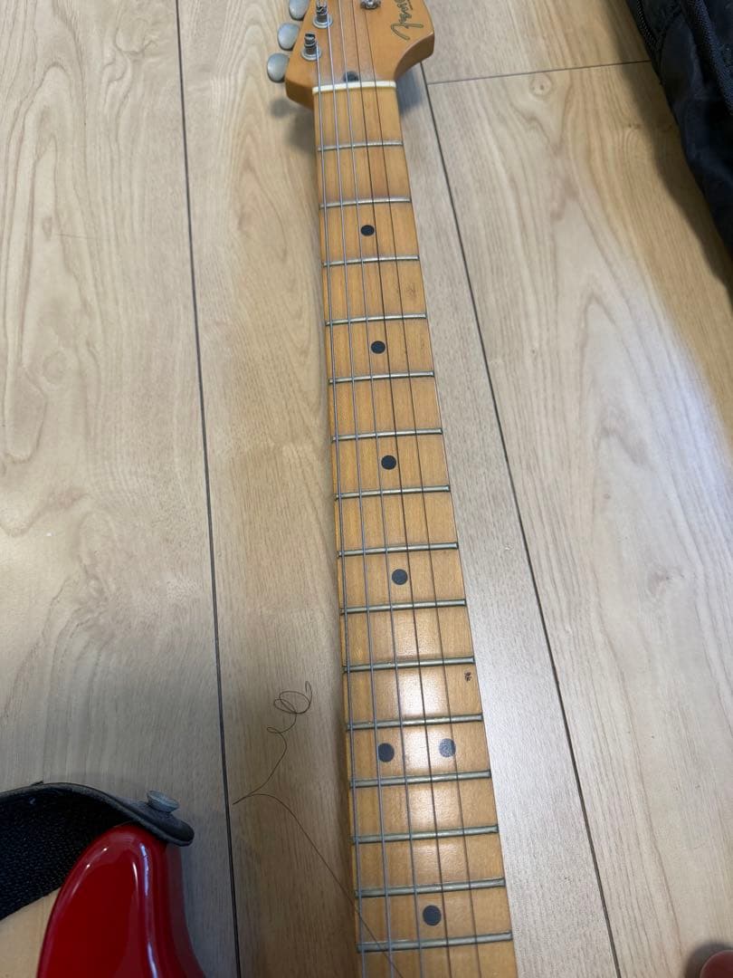 Fender Stratocaster レッドエレキギター