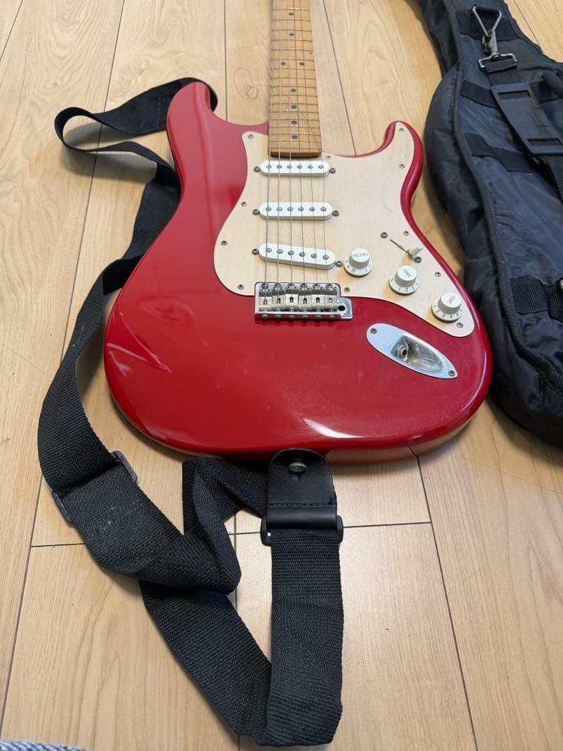 Fender Stratocaster レッドエレキギター
