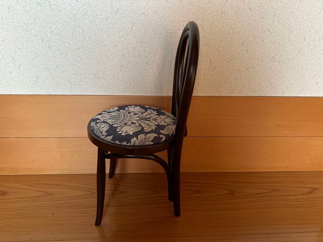 秋田木工ミニテーブルと椅子