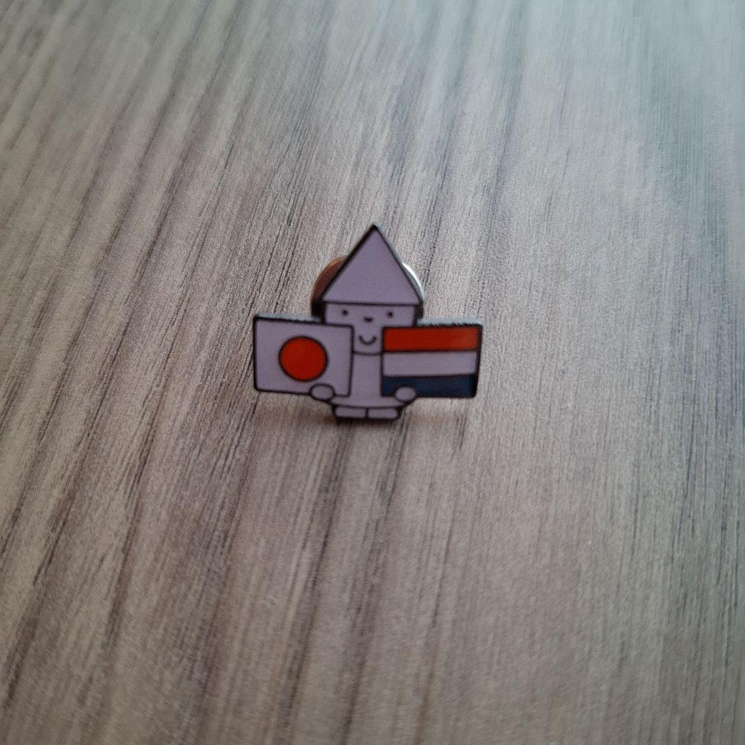 万博 EXPO2025 オランダピンバッジ　日蘭交流　425周年記念　ニオくん