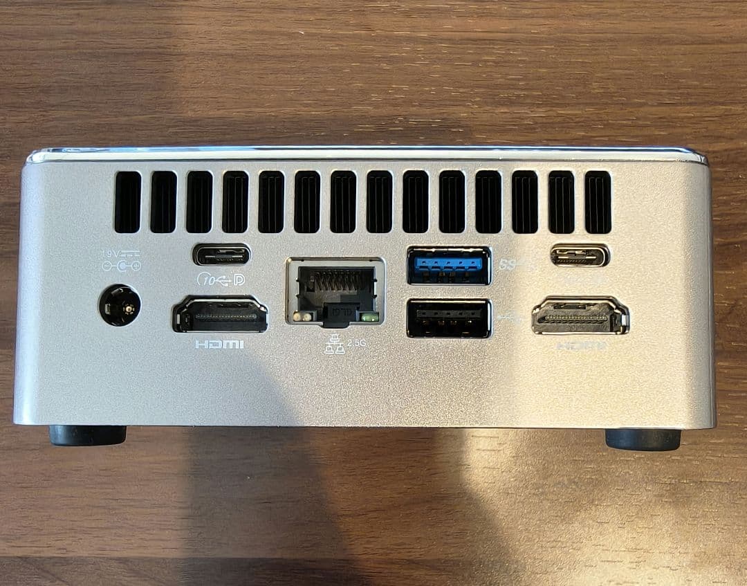 GEEKOM A5 ミニPC R5-7430U / 16GB / 512GB