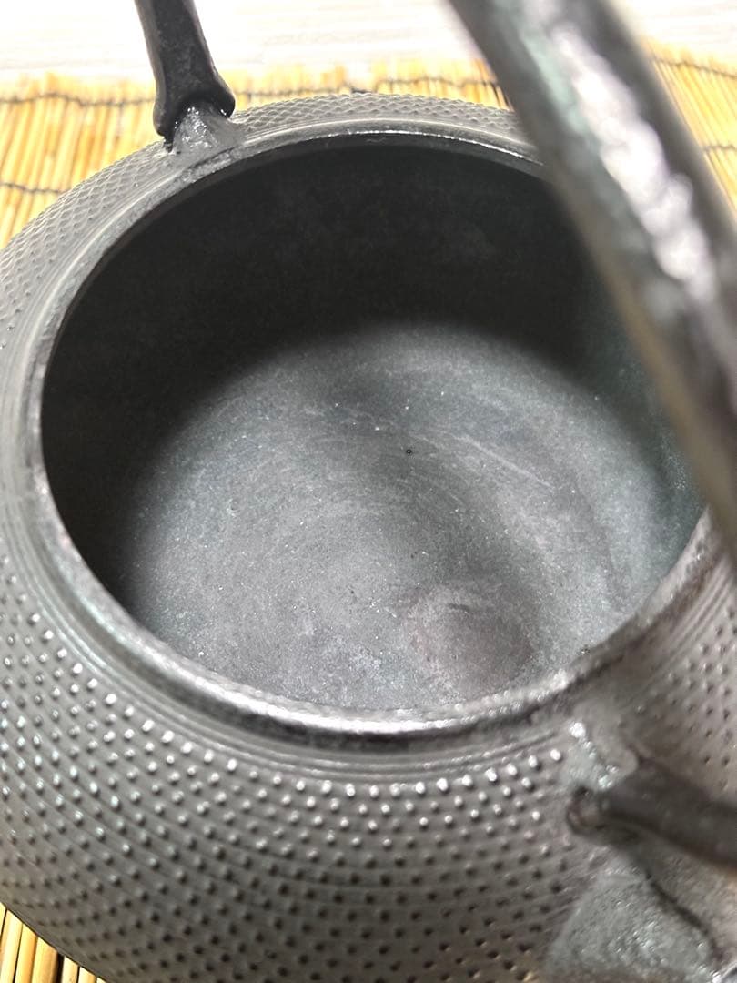 未使用品、供箱、付属品付　南部盛榮堂OIGEN造　算玉アラレ　南部鉄瓶　南部鉄器