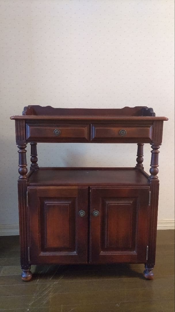 クラシックスタイル　レトロ調カリモク木製家具