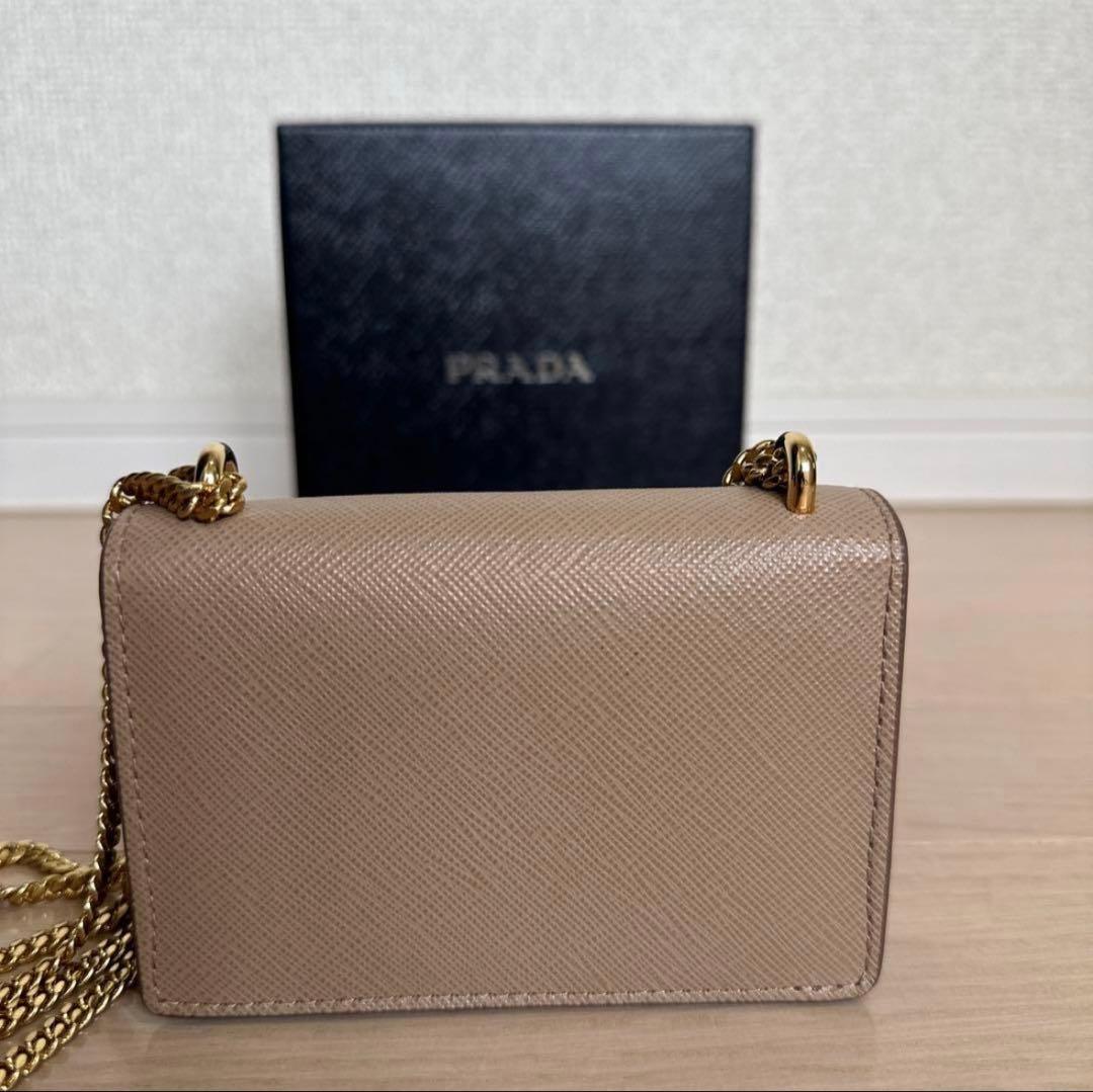 新品未使用　PRADAプラダ　チェーンウォレット