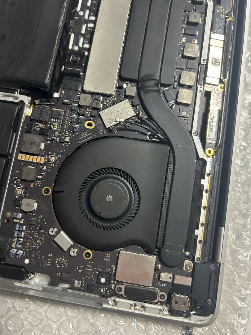 MacBook Pro 2017 13インチ　ジャンク　起動不可　A1706