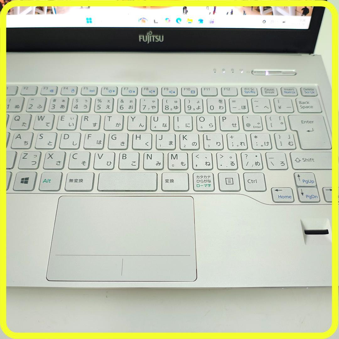 白　新品SSD256GB　薄型軽量⭐️windows11　ノートパソコン　761