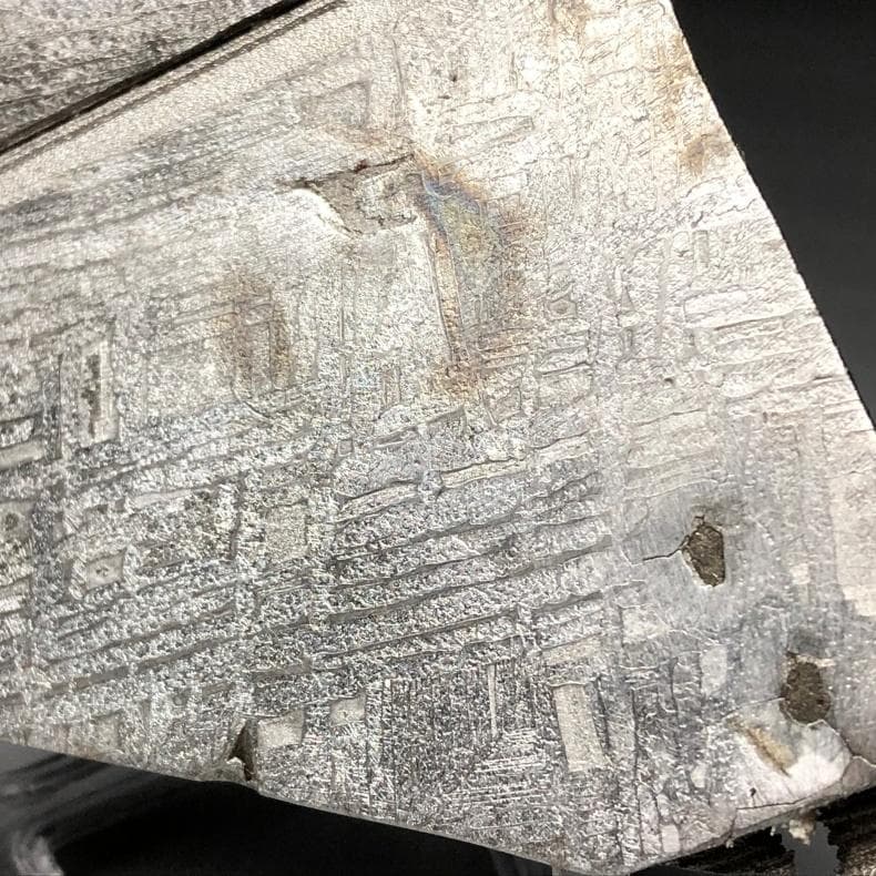 は*は様 隕石 鉄隕石　アルタイ隕石　原皮付き　ナチュラル　原石　重さ約135ｇ