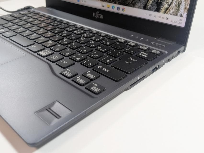 【超美品】Win11✨新品8GB✨コンパクト＆超軽量✨ノートパソコン✨持ち運びに