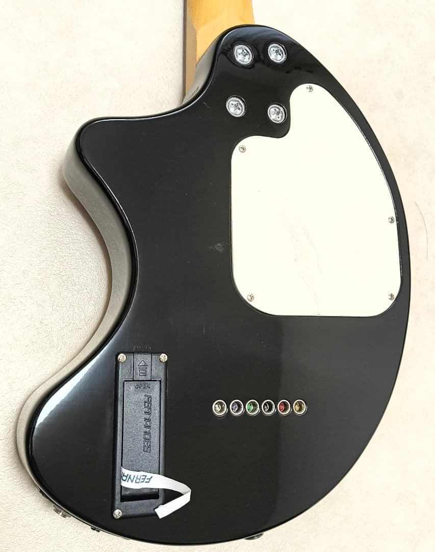 【新品同様！美品！】ZO-3 ブラック アンプ内蔵ミニギター 専用ソフトケース付