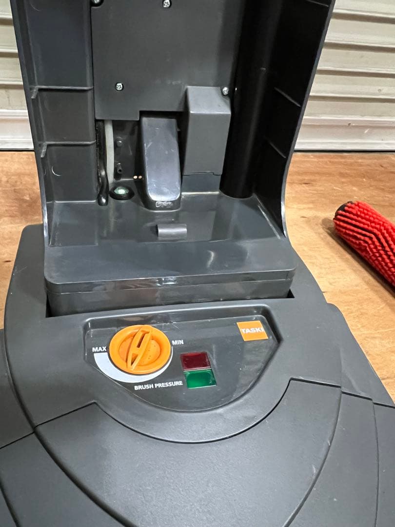 swingo 150 taski　業務用　床磨き機　ポリッシャー　店舗