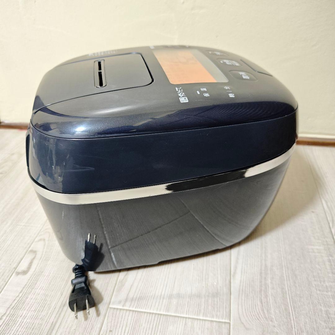 【良品】タイガー 炊飯器 5.5合 圧力IH式 JPI-A100