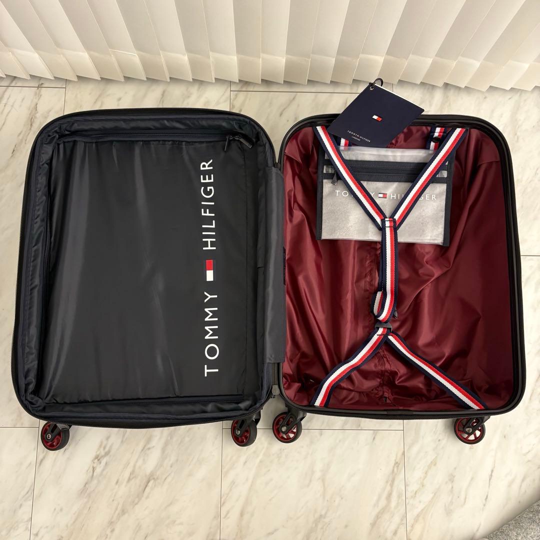   スーツケース ロゴ キャリーケース　ブラック