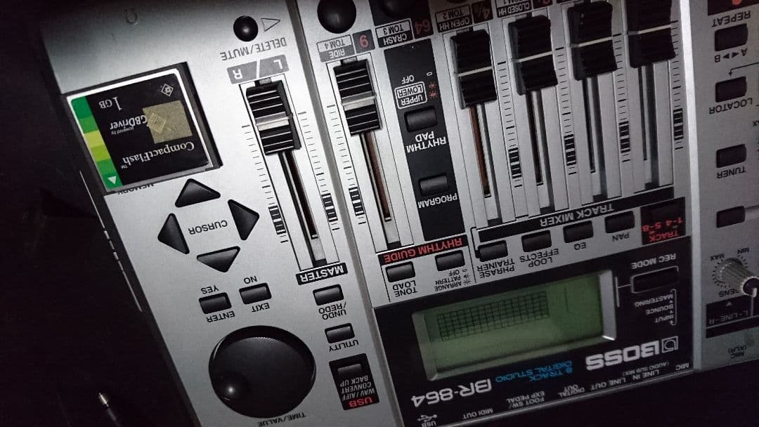 boss BR-864 最大1GCFカード 動作全て確題OK。