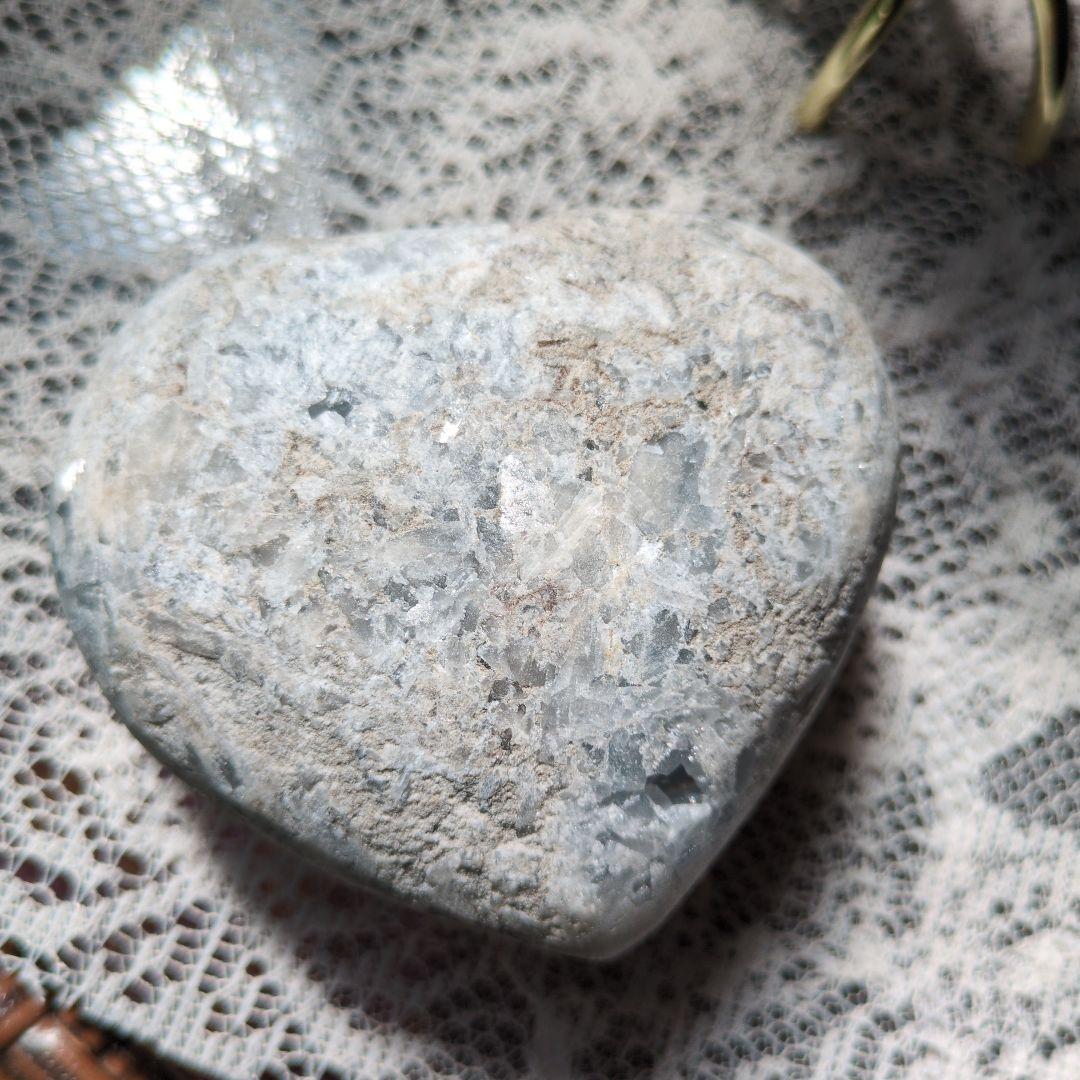 セレスタイト　ハートの置物