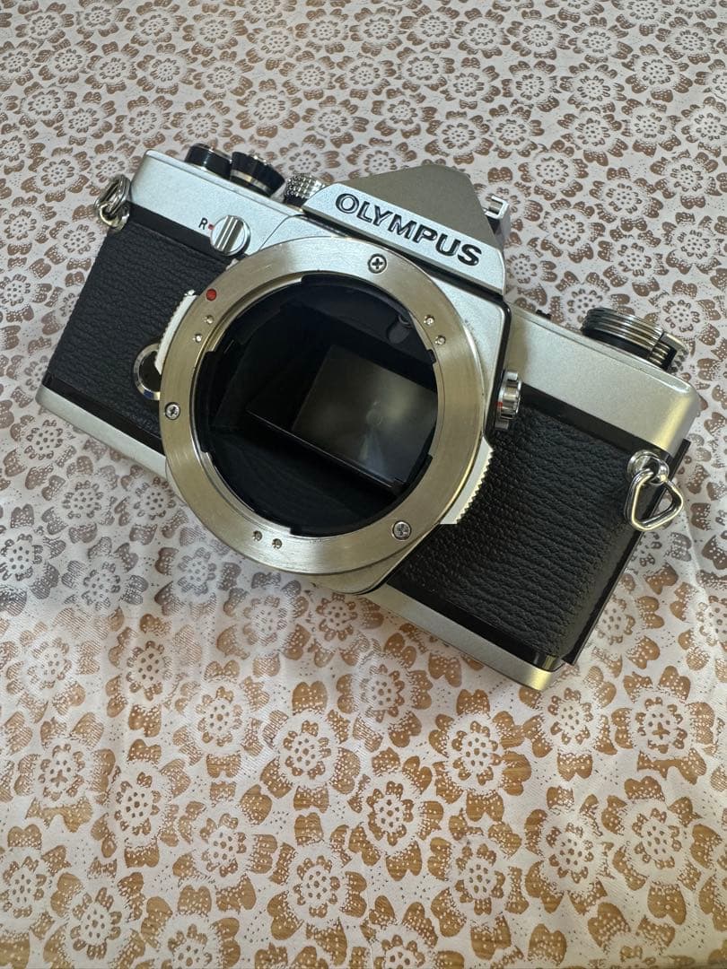 美品　OLYMPUS OM-1 シルバー ボディ
