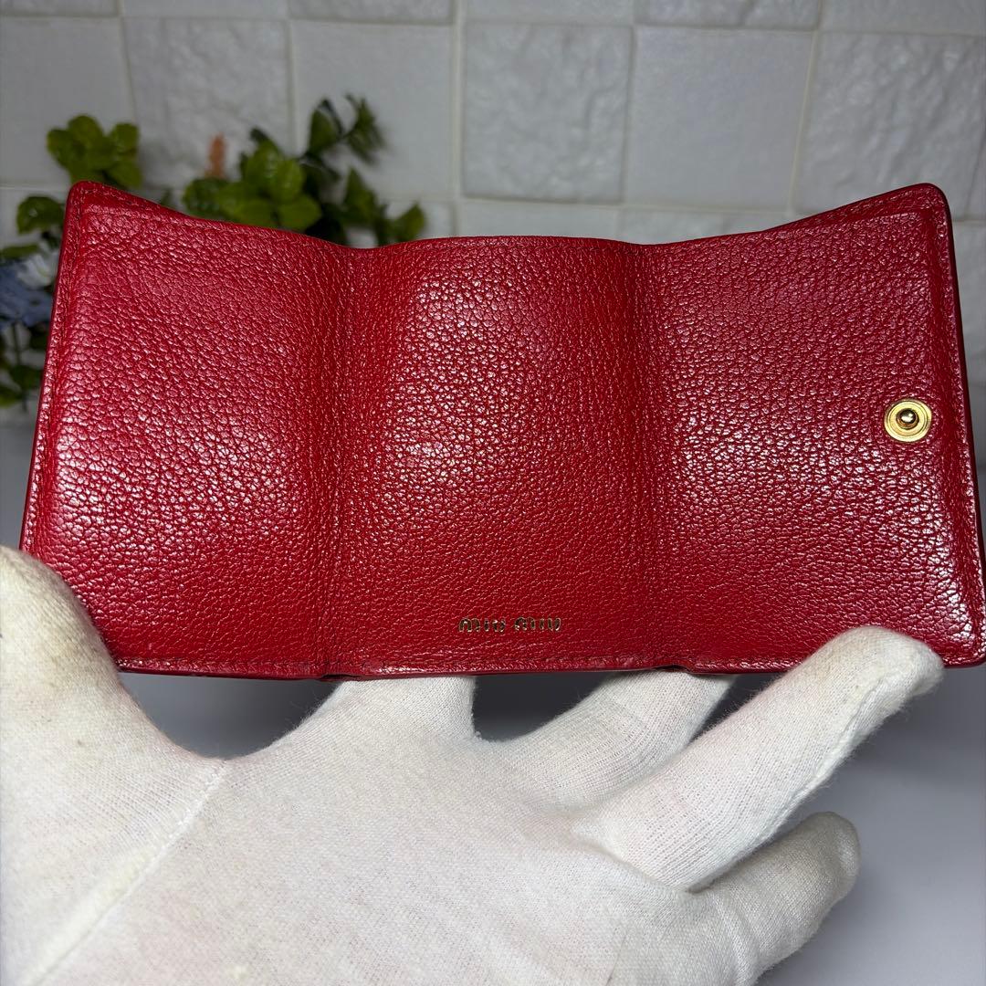 良品 MIUMIU 黒 ラブレター ハート マドラス 折り財布 ミニウォレット