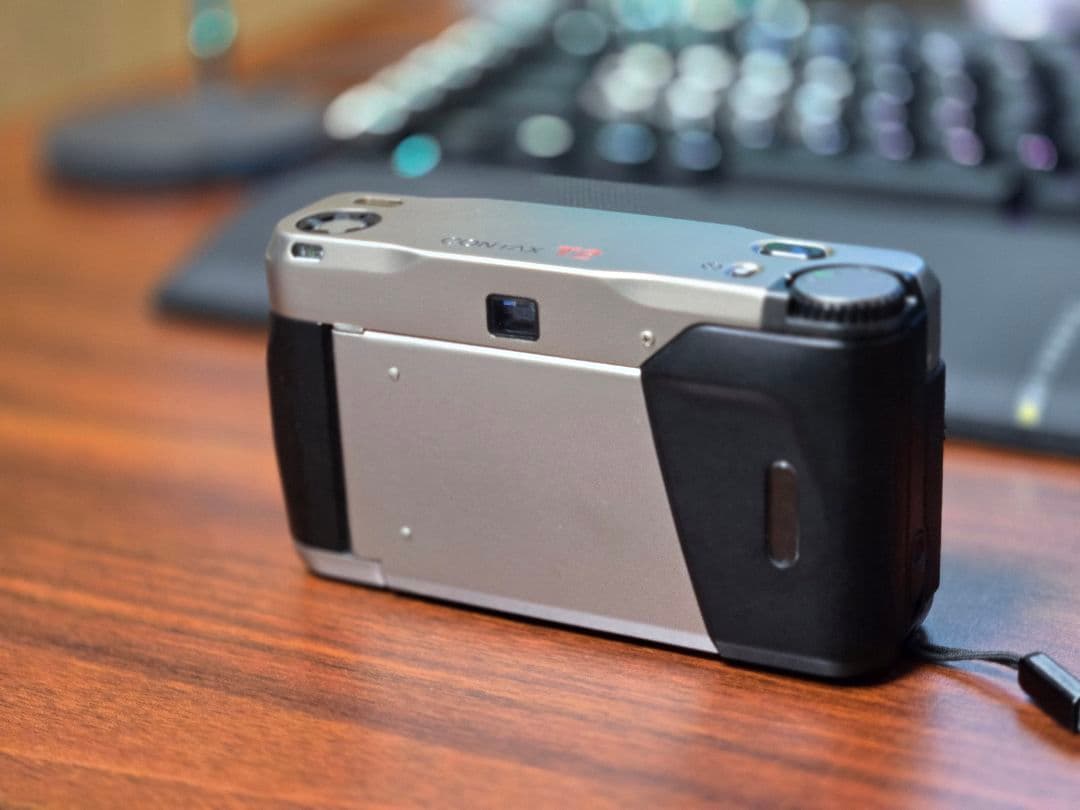 CONTAX T2 コンパクトフィルムカメラ チタンシルバー