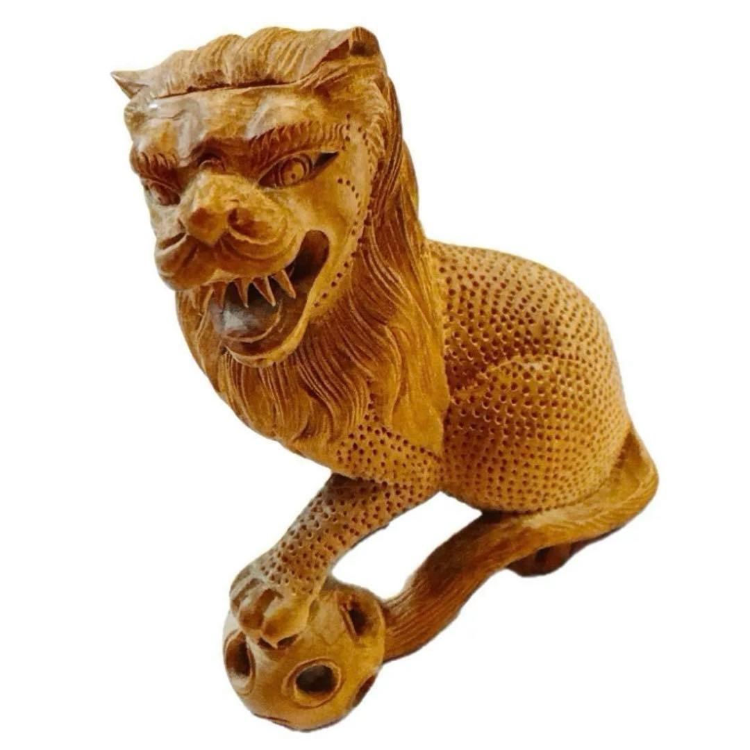 工芸品　狛犬　木製総木彫　インテリア　1点物　魔除け 縁起物 彫刻つがい　玉獅子