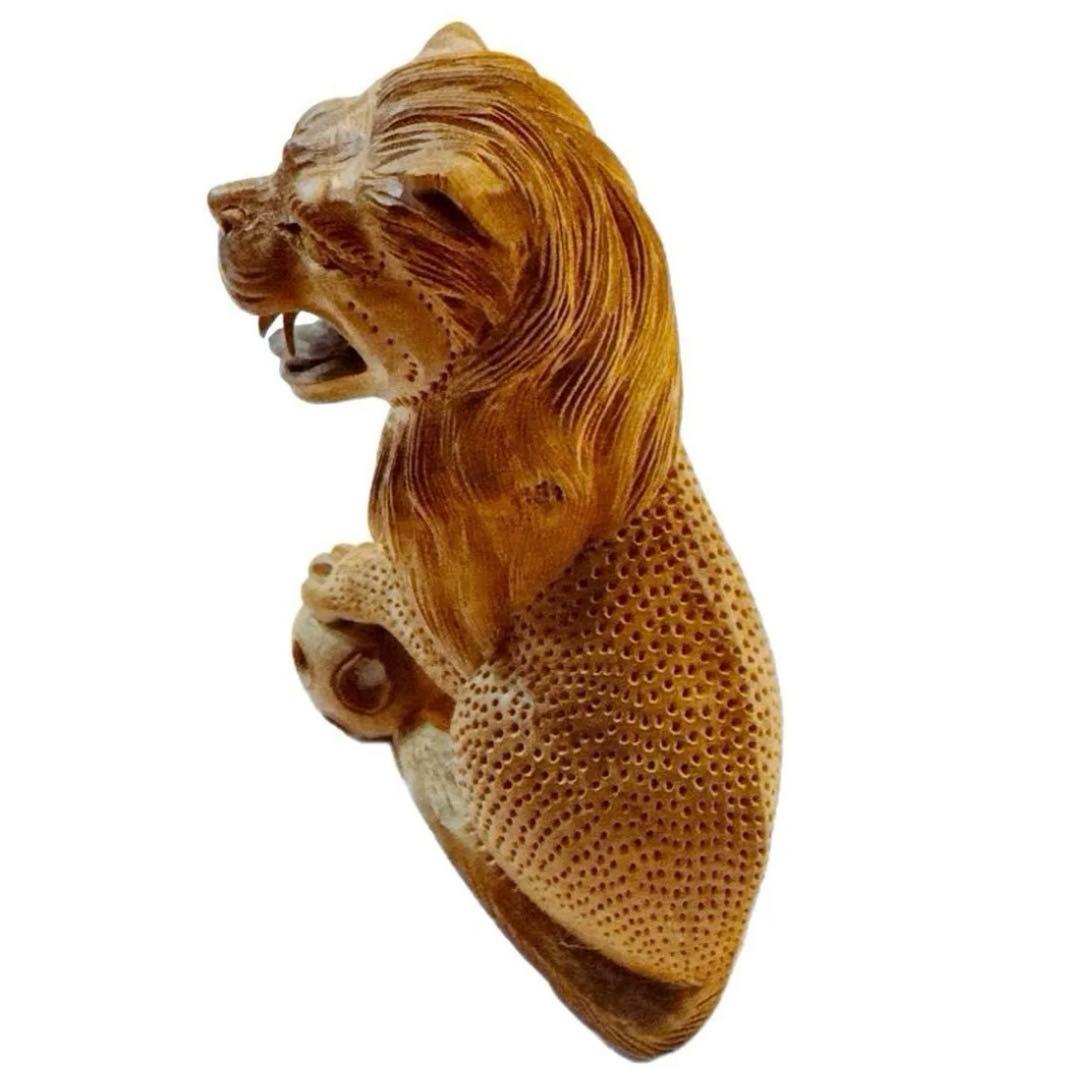 工芸品　狛犬　木製総木彫　インテリア　1点物　魔除け 縁起物 彫刻つがい　玉獅子